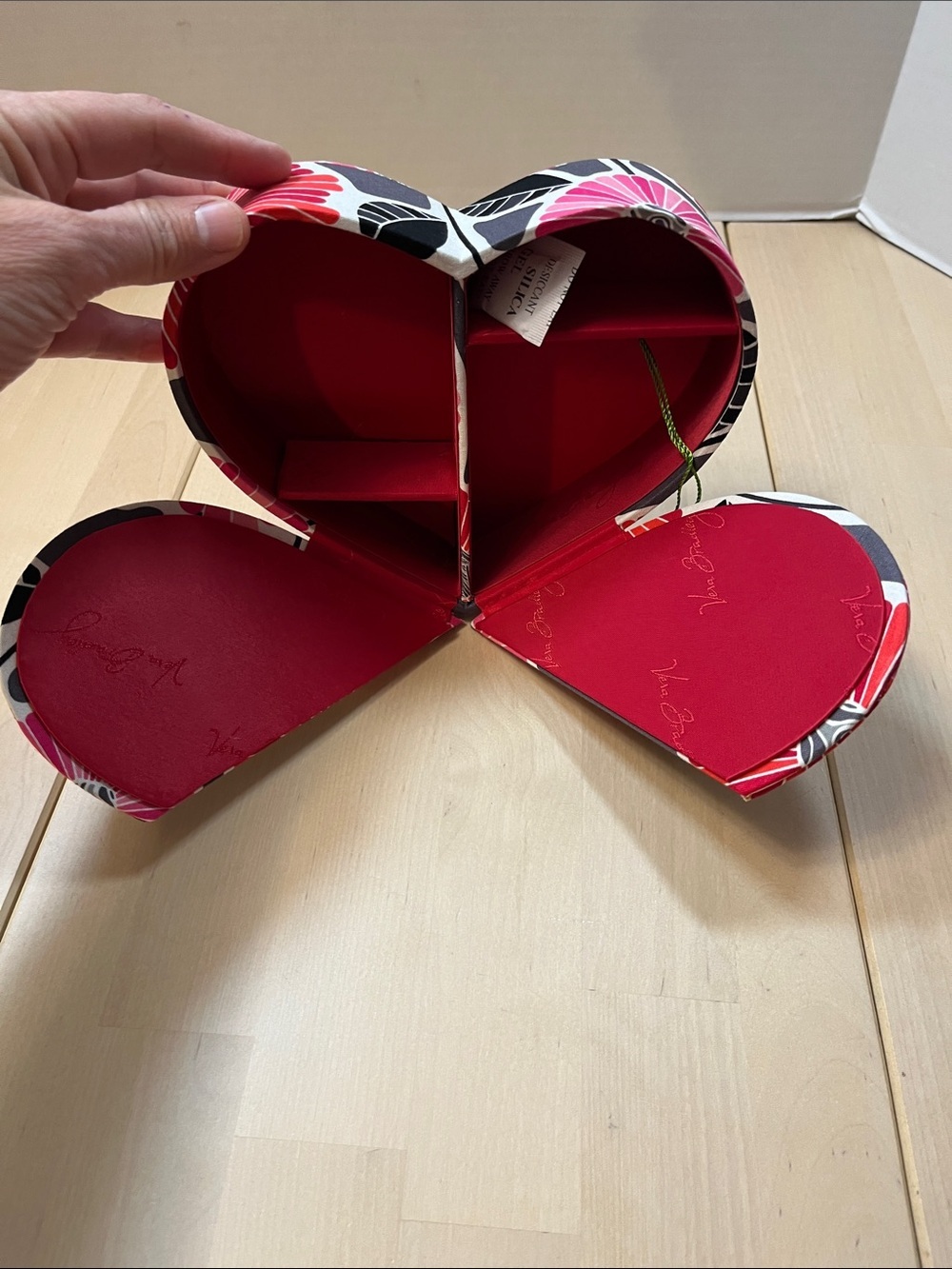NWT - Vera Bradley Heart to Heart Jewelry Case in Cherry Blossoms 14635-170 - Picture 4 of 14